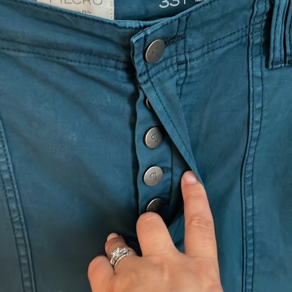 Pilcro Women's the Yaya Mid rise crop flare distressed hem turquoise sz 33T NWT - Picture 9 of 16